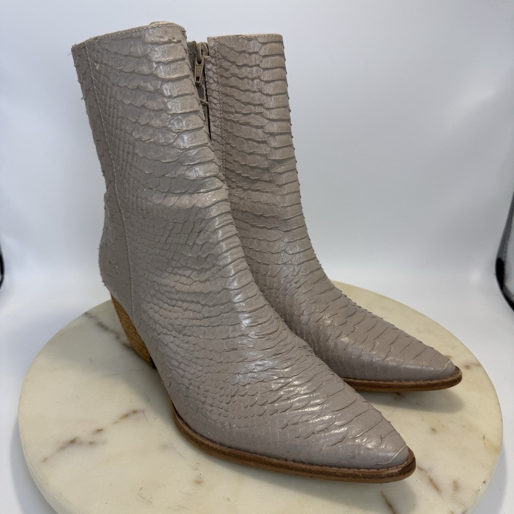 Matisse Caty Boots 8M Taupe Python Snakeskin Embossed Leather Western Pointed